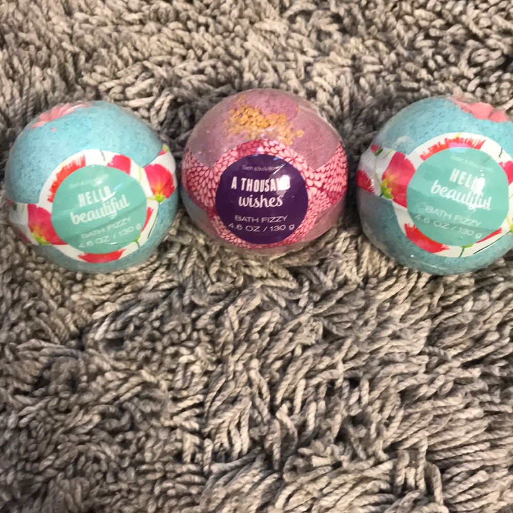 3 Bath & Body Works Bath Fizzy